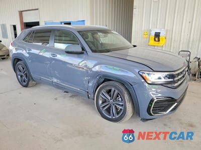 Czwarte zdjęcie samochodu z boku: 2021 VOLKSWAGEN ATLAS CROSS SPORT SE VIN:1V2PE2CA4MC232863 - miniatura
