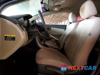 Zdjęcie 7 z 12 samochodu: 2016 HYUNDAI ELANTRA SE VIN:5NPDH4AE8GH776269 - miniatura
