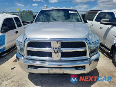 Piąte zdjęcie samochodu w środku: 2015 RAM 3500 ST VIN:3C63RRGL9FG666650 - miniatura