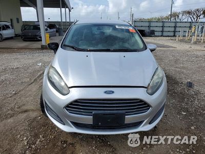 Piąte zdjęcie samochodu w środku: 2015 FORD FIESTA SE VIN:3FADP4EJ2FM200850 - miniatura