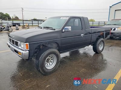 1995 NISSAN TRUCK XE V6 1N6HD16Y3SC449732 - główne zdjęcie licytacji z USA - miniatura