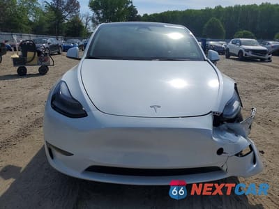 Piąte zdjęcie samochodu w środku: 2024 TESLA MODEL Y VIN:7SAYGAEE4RF070255 - miniatura