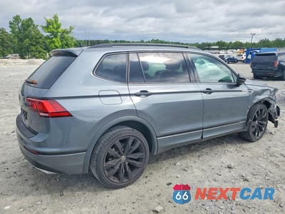 Trzecie zdjęcie samochodu z tyłu: 2020 VOLKSWAGEN TIGUAN SE VIN:3VV3B7AX3LM089187 - miniatura