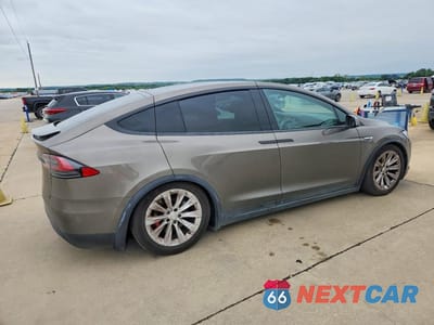 Trzecie zdjęcie samochodu z tyłu: 2016 TESLA MODEL X VIN:5YJXCAE47GFS00618 - miniatura