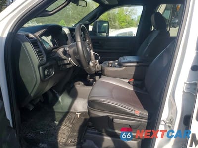Zdjęcie 7 z 12 samochodu: 2023 RAM 3500 VIN:3C7WRTCL1PG513449 - miniatura