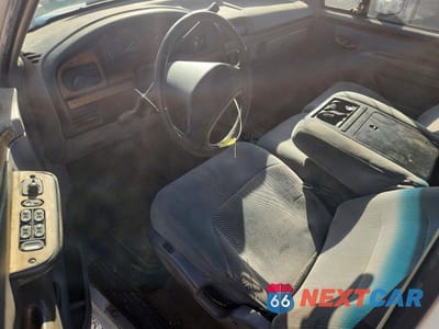 Zdjęcie 8 z 12 samochodu: 1997 FORD F350 VIN:1FTJW35F1VEC92141 - miniatura