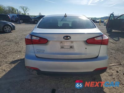 Zdjęcie 6 z 12 samochodu: 2015 KIA FORTE LX VIN:KNAFK4A64F5367328 - miniatura