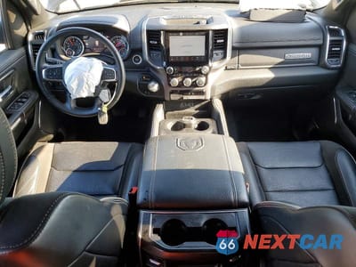 Zdjęcie 8 z 12 samochodu: 2024 RAM 1500 LARAMIE VIN:1C6RREJT2RN218709 - miniatura