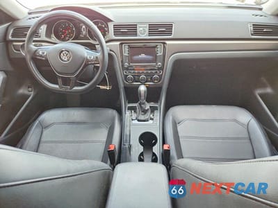 Zdjęcie 8 z 12 samochodu: 2017 VOLKSWAGEN PASSAT R-LINE VIN:1VWDT7A31HC031906 - miniatura