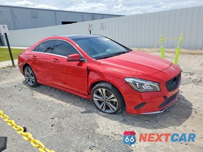 Czwarte zdjęcie samochodu z boku: 2019 MERCEDES-BENZ CLA 250 VIN:WDDSJ4EB3KN766713 - miniatura