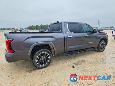 Trzecie zdjęcie samochodu z tyłu: 2024 TOYOTA TUNDRA CREWMAX LIMITED VIN:5TFJA5EC0RX023882 - miniatura