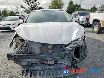 Piąte zdjęcie samochodu w środku: 2016 NISSAN SENTRA SV VIN:3N1AB7AP1GY283627 - miniatura