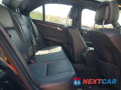 Zdjęcie 10 z 12 samochodu: 2010 MERCEDES-BENZ C 300 4MATIC VIN:WDDGF8BB4AR105699 - miniatura