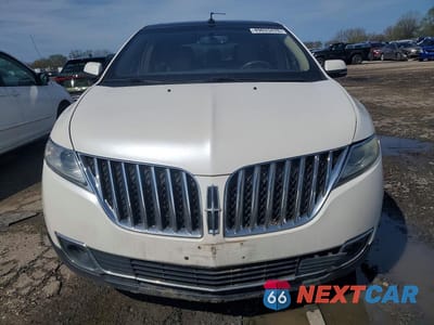 Piąte zdjęcie samochodu w środku: 2013 LINCOLN MKX VIN:2LMDJ8JK7DBL43387 - miniatura