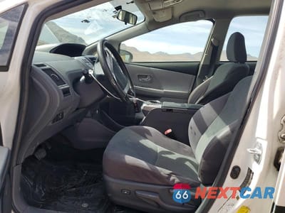 Zdjęcie 7 z 12 samochodu: 2014 TOYOTA PRIUS V TWO VIN:JTDZN3EU7E3362127 - miniatura