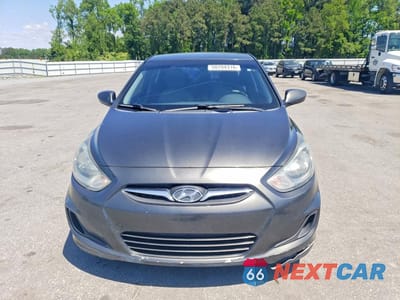 Piąte zdjęcie samochodu w środku: 2013 HYUNDAI ACCENT GLS VIN:KMHCT4AE4DU443641 - miniatura
