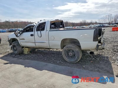 Drugie zdjęcie samochodu z przodu: 2003 GMC SIERRA K2500 HEAVY DUTY VIN:1GTHK291X3E225554 - miniatura