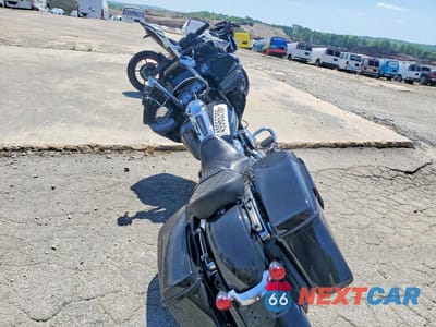 Zdjęcie 6 z 9 samochodu: 2018 HARLEY-DAVIDSON FLTRX ROAD GLIDE VIN:1HD1KHC12JB655931 - miniatura