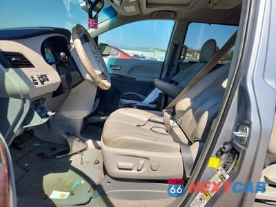 Zdjęcie 7 z 12 samochodu: 2012 TOYOTA SIENNA XLE 8-PASSENGER VIN:5TDYK3DCXCS234795 - miniatura