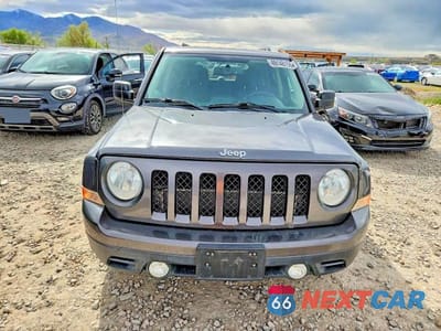 Piąte zdjęcie samochodu w środku: 2016 JEEP PATRIOT SPORT VIN:1C4NJPBA6GD667188 - miniatura