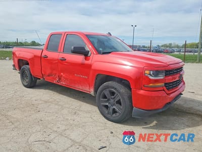 Czwarte zdjęcie samochodu z boku: 2017 CHEVROLET SILVERADO K1500 CUSTOM VIN:1GCVKPEC7HZ143708 - miniatura