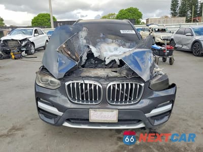 Piąte zdjęcie samochodu w środku: 2021 BMW X3 SDRIVE30I VIN:5UXTY3C02M9H42390 - miniatura