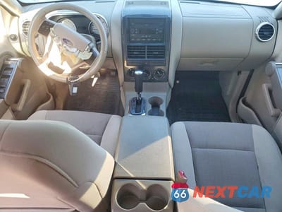 Zdjęcie 8 z 12 samochodu: 2007 FORD EXPLORER SPORT TRAC XLT VIN:1FMEU31K77UA25004 - miniatura