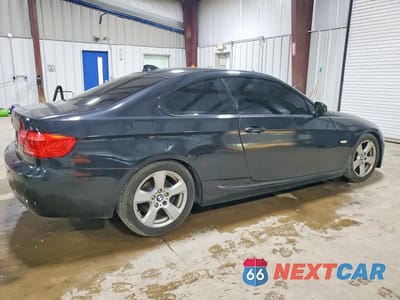 Trzecie zdjęcie samochodu z tyłu: 2011 BMW 328 I VIN:WBAKE3C54BE558827 - miniatura