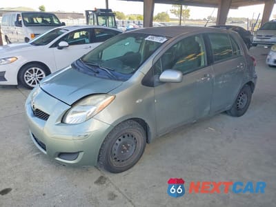 2010 TOYOTA YARIS BASE JTDKT4K35A5318294 - główne zdjęcie licytacji z USA - miniatura