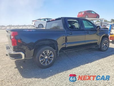 Trzecie zdjęcie samochodu z tyłu: 2023 CHEVROLET SILVERADO K1500 LT-L VIN:3GCPDKEK1PG239572 - miniatura