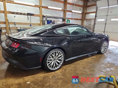 Trzecie zdjęcie samochodu z tyłu: 2026 FORD MUSTANG GT VIN:1FA6P8CF5T5405482 - miniatura