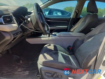 Zdjęcie 7 z 12 samochodu: 2020 TOYOTA CAMRY LE VIN:4T1C11AK6LU936052 - miniatura