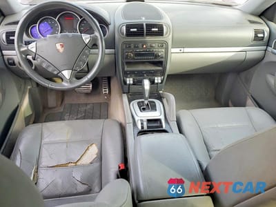 Zdjęcie 8 z 13 samochodu: 2004 PORSCHE CAYENNE S VIN:WP1AB29P04LA63161 - miniatura