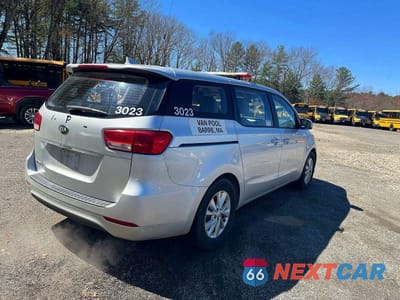 Czwarte zdjęcie samochodu z boku: 2018 KIA SEDONA L VIN:KNDMA5C12J6400723 - miniatura