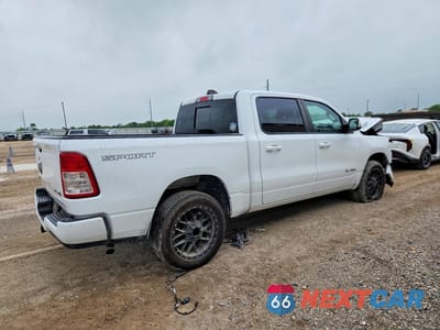 Trzecie zdjęcie samochodu z tyłu: 2022 RAM 1500 BIG HORN VIN:1C6RRFFG2NN445099 - miniatura