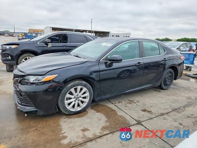 2018 TOYOTA CAMRY LE 4T1B11HK9JU561935 - główne zdjęcie licytacji z USA - miniatura