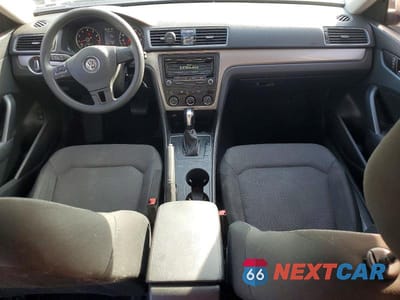 Zdjęcie 8 z 12 samochodu: 2014 VOLKSWAGEN PASSAT S VIN:1VWAP7A33EC019047 - miniatura