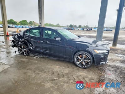 Czwarte zdjęcie samochodu z boku: 2024 VOLVO S60 PLUS VIN:7JRL12FL7RG313611 - miniatura