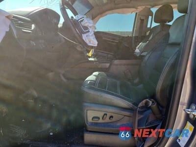 Zdjęcie 7 z 13 samochodu: 2018 GMC YUKON DENALI VIN:1GKS1CKJ8JR312601 - miniatura