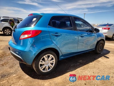 Trzecie zdjęcie samochodu z tyłu: 2012 MAZDA MAZDA2 VIN:JM1DE1KY3C0144688 - miniatura