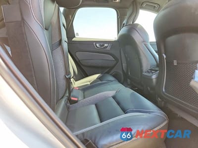 Zdjęcie 11 z 14 samochodu: 2021 VOLVO XC60 T5 R-DESIGN VIN:YV4102RM0M1864243 - miniatura