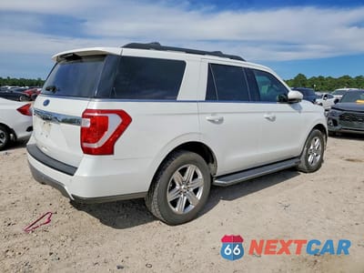 Trzecie zdjęcie samochodu z tyłu: 2020 FORD EXPEDITION XLT VIN:1FMJU1HT9LEA94105 - miniatura