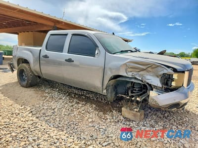 Czwarte zdjęcie samochodu z boku: 2007 GMC NEW SIERRA K1500 VIN:2GTEK13YX71604242 - miniatura