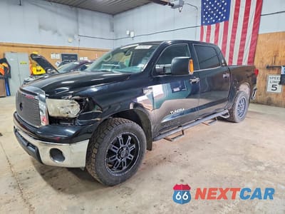 2012 TOYOTA TUNDRA CREWMAX SR5 5TFEY5F15CX132081 - główne zdjęcie licytacji z USA - miniatura