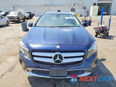 Piąte zdjęcie samochodu w środku: 2017 MERCEDES-BENZ GLA 250 4MATIC VIN:WDCTG4GB6HJ317031 - miniatura