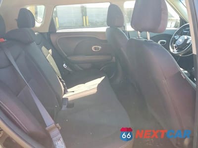 Zdjęcie 10 z 12 samochodu: 2018 KIA SOUL BASE VIN:KNDJN2A22J7581916 - miniatura