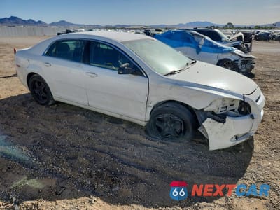 Czwarte zdjęcie samochodu z boku: 2010 CHEVROLET MALIBU LS VIN:1G1ZB5EB5AF261527 - miniatura