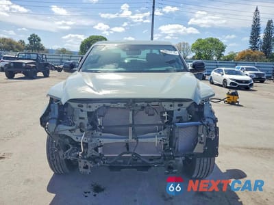 Piąte zdjęcie samochodu w środku: 2026 TOYOTA TUNDRA CREWMAX LIMITED VIN:5TFZA5AB2TX056969 - miniatura