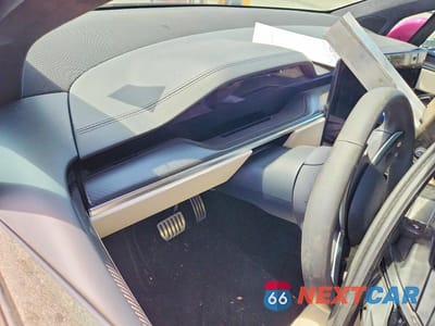 Zdjęcie 9 z 12 samochodu: 2023 TESLA MODEL X VIN:7SAXCBE66PF405227 - miniatura