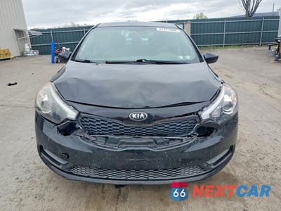 Piąte zdjęcie samochodu w środku: 2015 KIA FORTE LX VIN:KNAFK4A6XF5389320 - miniatura